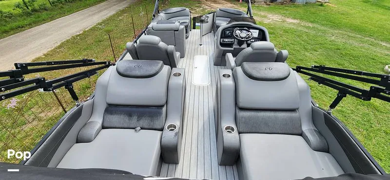 Slide: The Image of Avalon Catalina 2385 RL Saltwater Series 2020 - 15409556