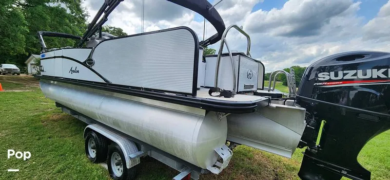 Slide: The Image of Avalon Catalina 2385 RL Saltwater Series 2020 - 15409457