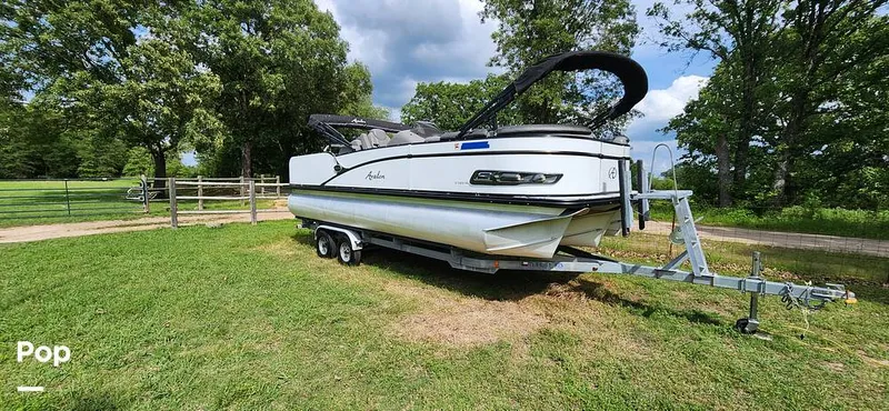 Slide: The Image of Avalon Catalina 2385 RL Saltwater Series 2020 - 15409571