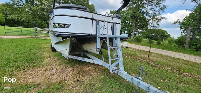 Slide: The Image of Avalon Catalina 2385 RL Saltwater Series 2020 - 15409574