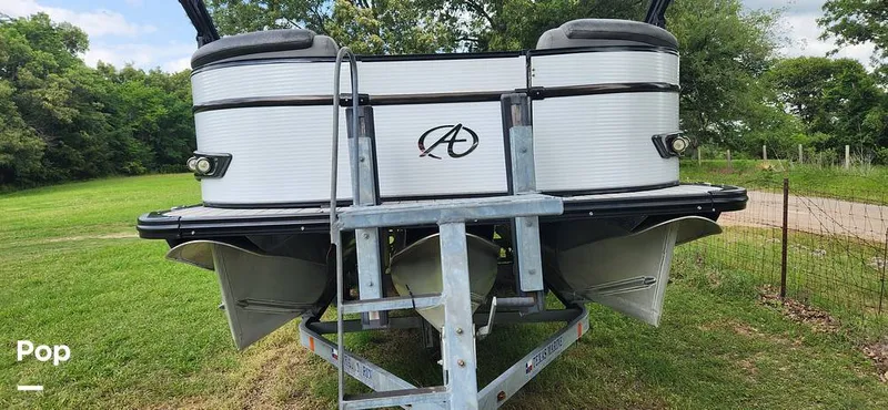 Slide: The Image of Avalon Catalina 2385 RL Saltwater Series 2020 - 15409576