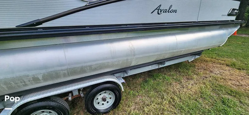 Slide: The Image of Avalon Catalina 2385 RL Saltwater Series 2020 - 15409577