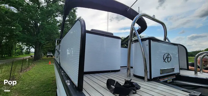 Slide: The Image of Avalon Catalina 2385 RL Saltwater Series 2020 - 15409586