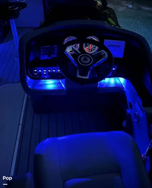 Slide: The Image of Avalon Catalina 2385 RL Saltwater Series 2020 - 15407899