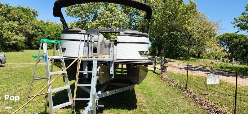 Slide: The Image of Avalon Catalina 2385 RL Saltwater Series 2020 - 15359582