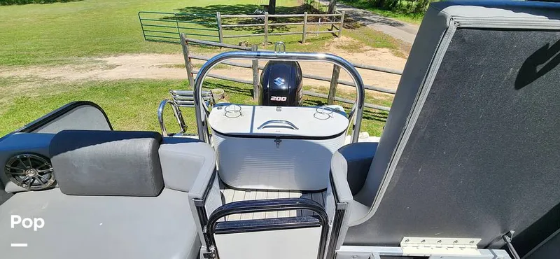 Slide: The Image of Avalon Catalina 2385 RL Saltwater Series 2020 - 15359605