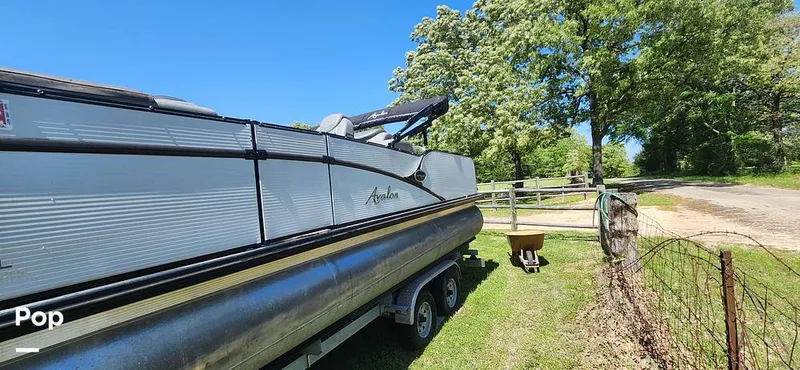 Slide: The Image of Avalon Catalina 2385 RL Saltwater Series 2020 - 15359611