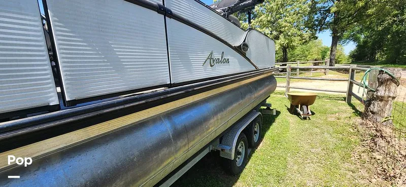 Slide: The Image of Avalon Catalina 2385 RL Saltwater Series 2020 - 15359616