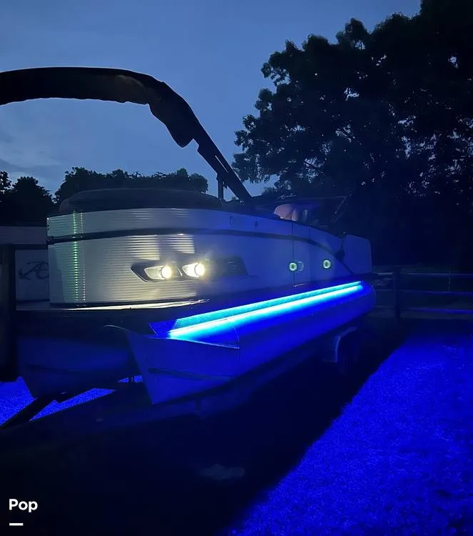 Slide: The Image of Avalon Catalina 2385 RL Saltwater Series 2020 - 15407905