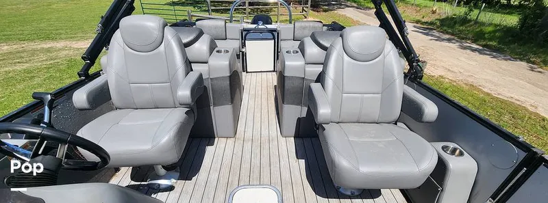 Slide: The Image of Avalon Catalina 2385 RL Saltwater Series 2020 - 15359634