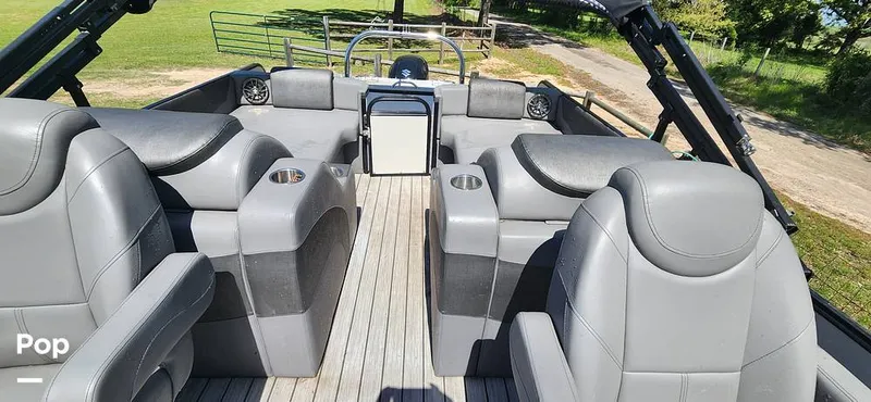 Slide: The Image of Avalon Catalina 2385 RL Saltwater Series 2020 - 15359646