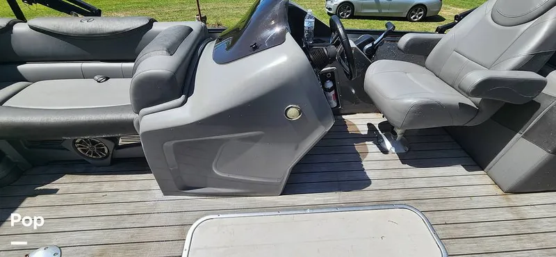 Slide: The Image of Avalon Catalina 2385 RL Saltwater Series 2020 - 15359648