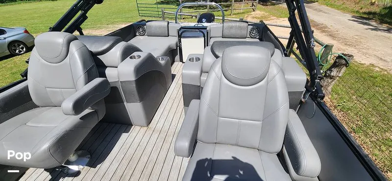 Slide: The Image of Avalon Catalina 2385 RL Saltwater Series 2020 - 15359656