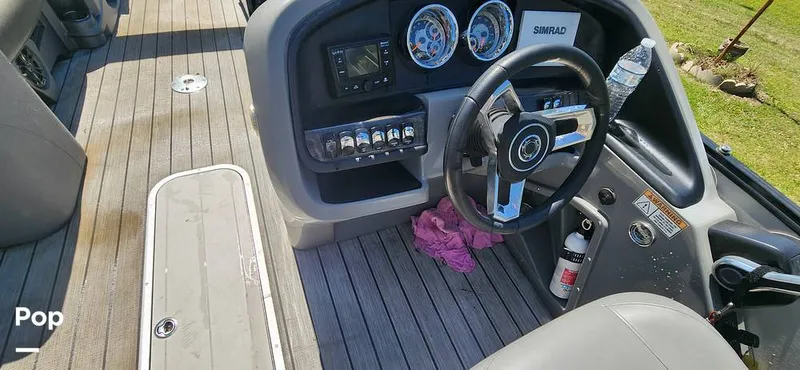 Slide: The Image of Avalon Catalina 2385 RL Saltwater Series 2020 - 15359658