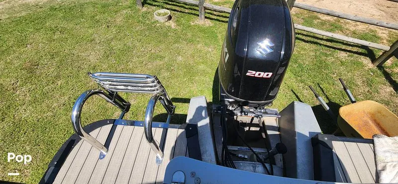 Slide: The Image of Avalon Catalina 2385 RL Saltwater Series 2020 - 15359660