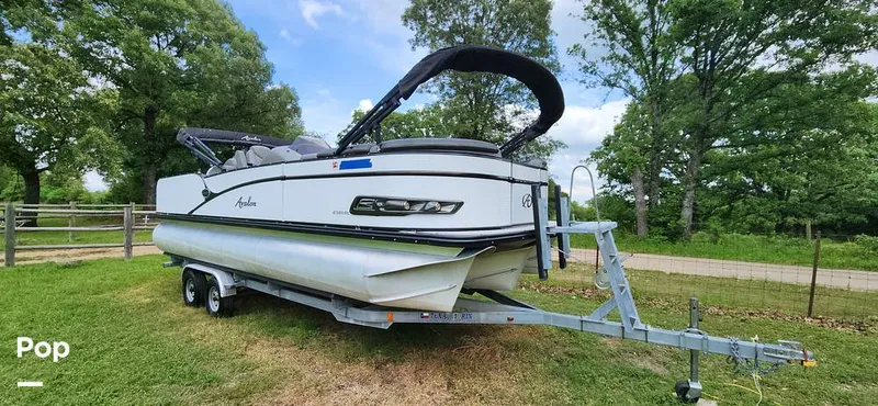 Slide: The Image of Avalon Catalina 2385 RL Saltwater Series 2020 - 15409446