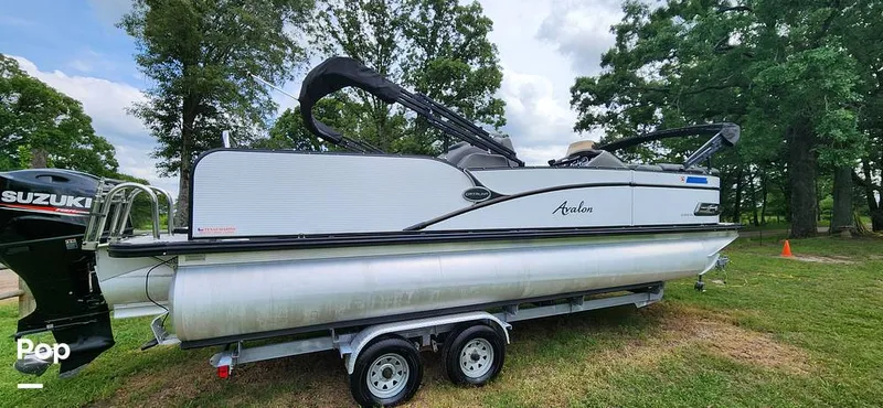 Slide: The Image of Avalon Catalina 2385 RL Saltwater Series 2020 - 15409448