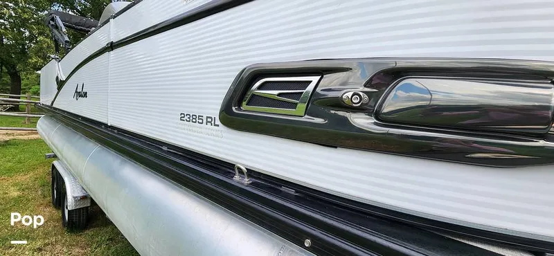 Slide: The Image of Avalon Catalina 2385 RL Saltwater Series 2020 - 15409502