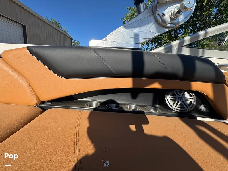 Slide: The Image of Mastercraft X25 2012 - 15705404