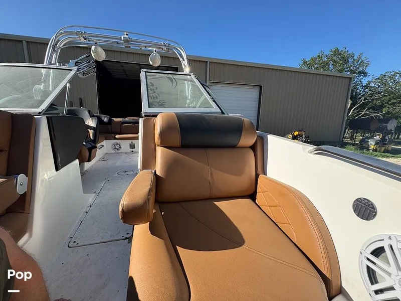 Slide: The Image of Mastercraft X25 2012 - 15705416