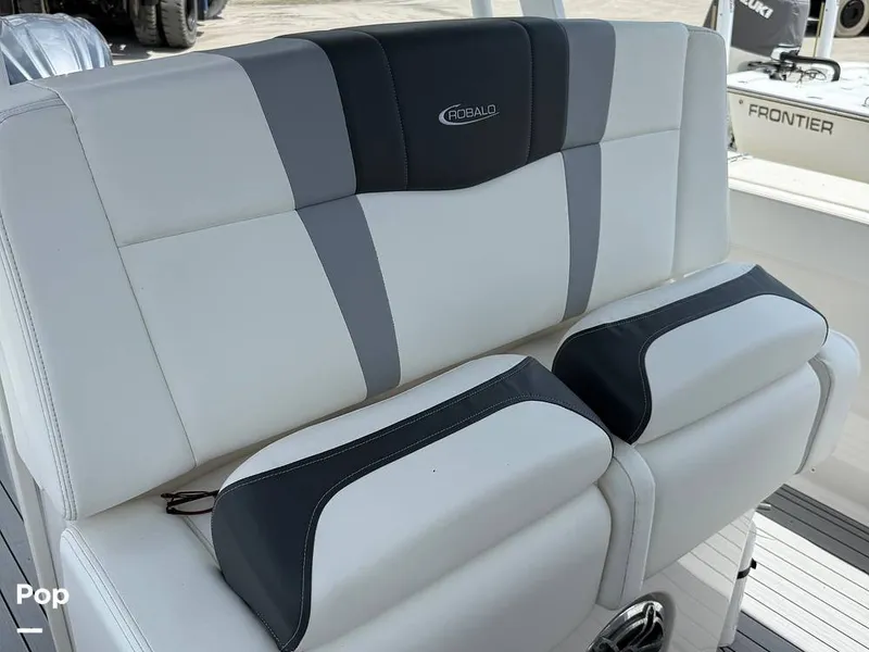 Slide: The Image of Robalo 272 2023 - 15389171