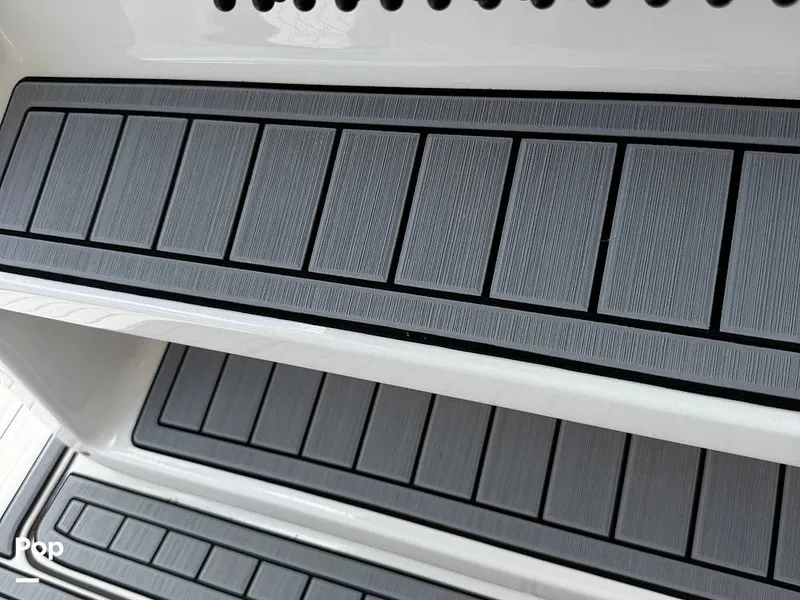 Slide: The Image of Robalo 272 2023 - 15389181