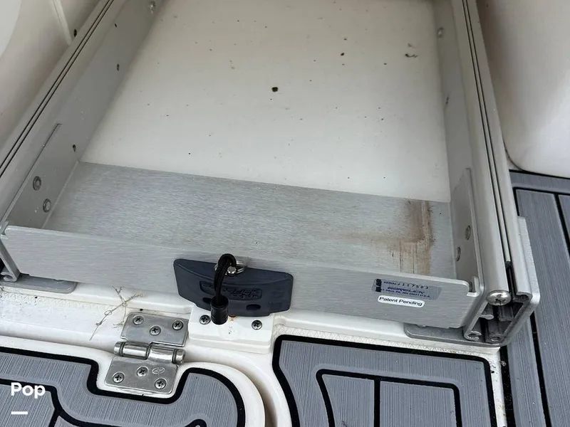 Slide: The Image of Robalo 272 2023 - 15390440