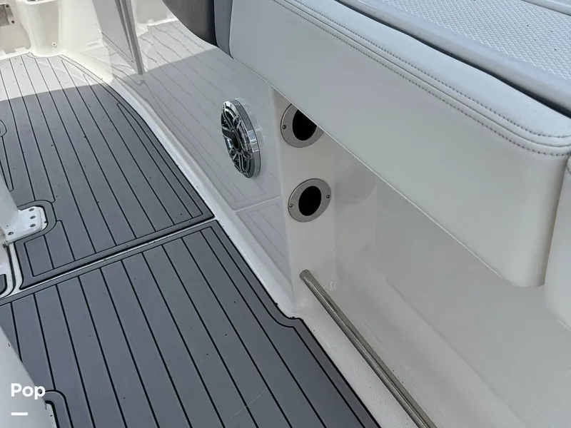 Slide: The Image of Robalo 272 2023 - 15390445