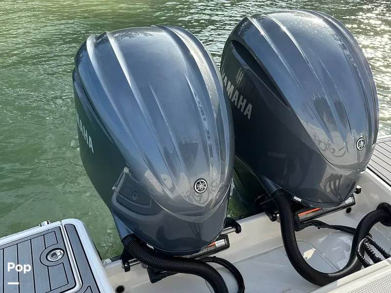 Slide: The Image of Robalo 272 2023 - 15360090