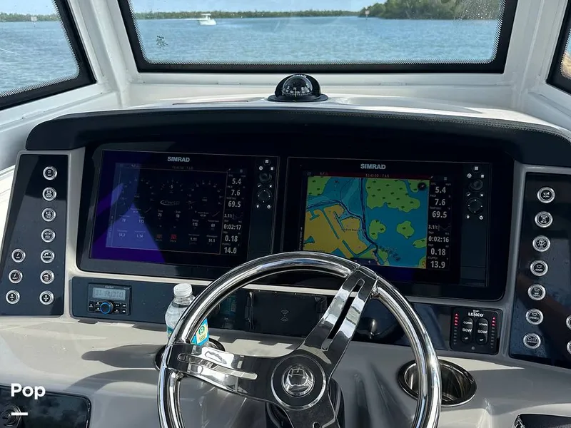 Slide: The Image of Robalo 272 2023 - 15360091