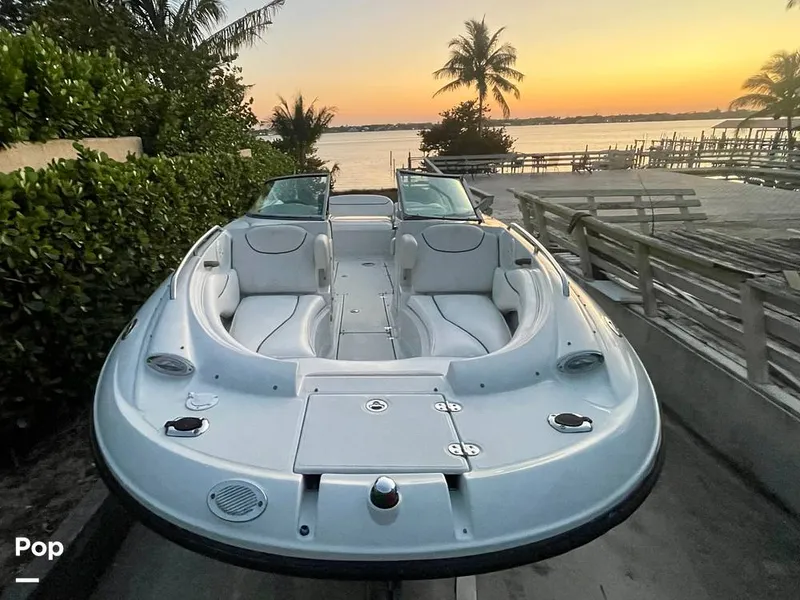 Slide: The Image of Crownline Boats 240 EX 2004 - 15368856