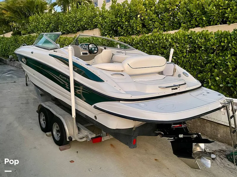 Slide: The Image of Crownline Boats 240 EX 2004 - 15368859