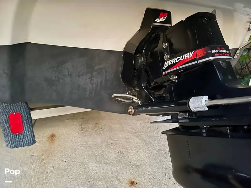 Slide: The Image of Crownline Boats 240 EX 2004 - 15368863