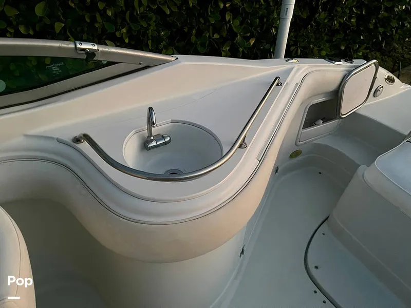 Slide: The Image of Crownline Boats 240 EX 2004 - 15368902
