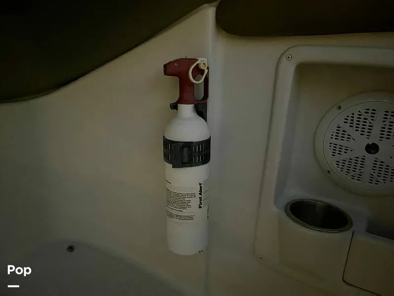 Slide: The Image of Crownline Boats 240 EX 2004 - 15368911