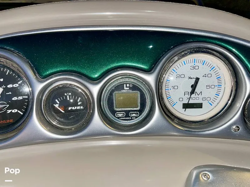 Slide: The Image of Crownline Boats 240 EX 2004 - 15368922