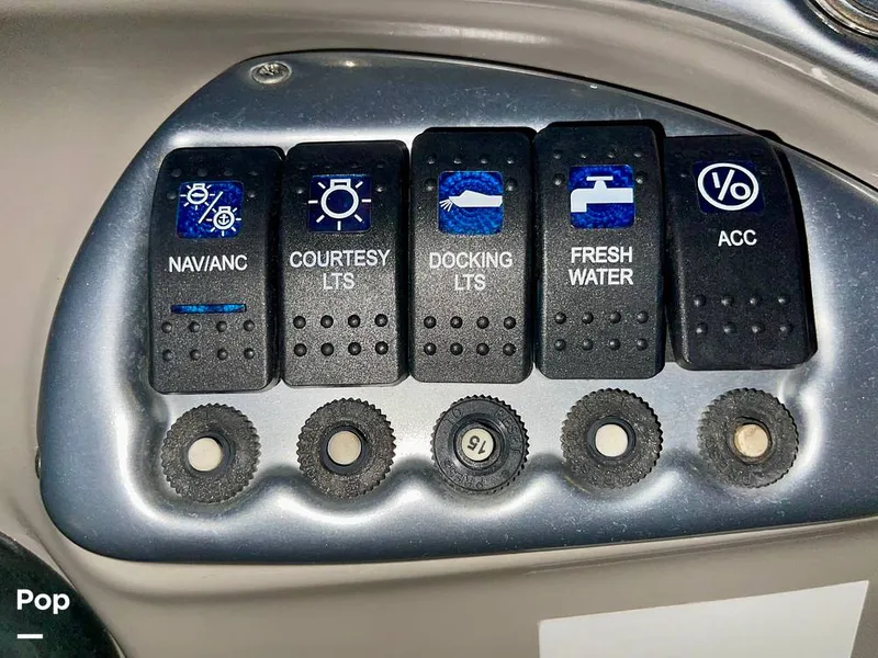 Slide: The Image of Crownline Boats 240 EX 2004 - 15368920