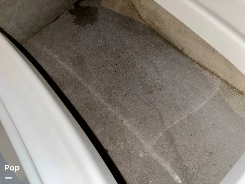 Slide: The Image of Crownline Boats 240 EX 2004 - 15368924