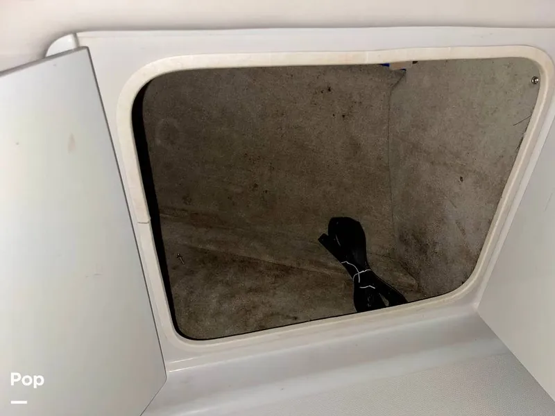 Slide: The Image of Crownline Boats 240 EX 2004 - 15368936