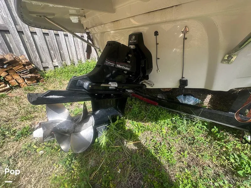 Slide: The Image of Crownline Boats 240 LS 2007 - 15382999