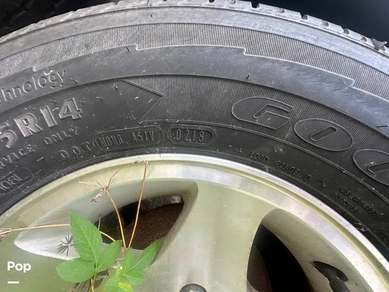 Slide: The Image of Crownline Boats 240 LS 2007 - 15383012