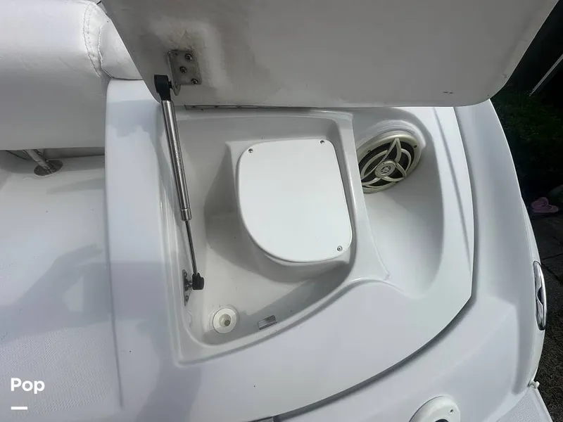 Slide: The Image of Crownline Boats 240 LS 2007 - 15383019