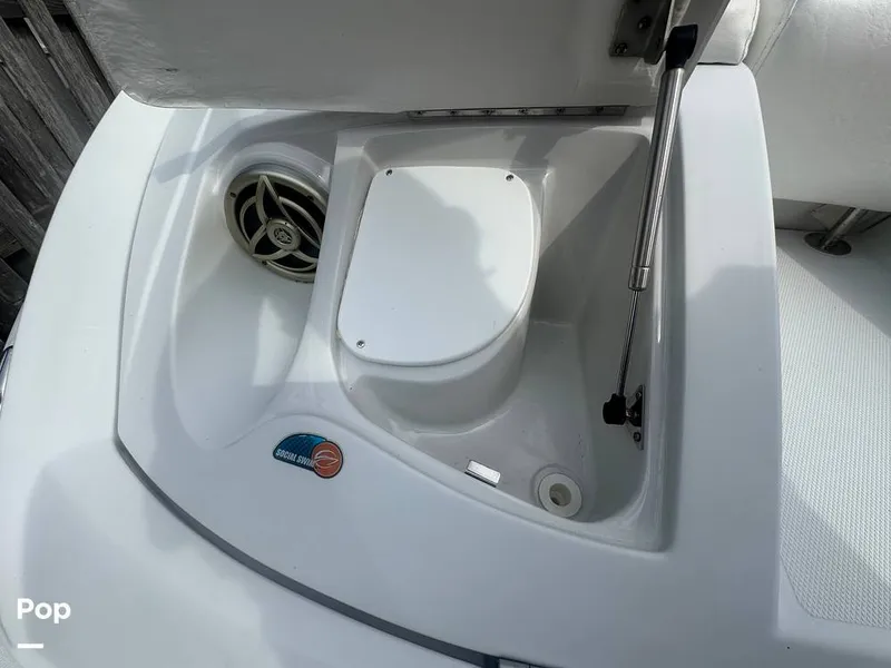 Slide: The Image of Crownline Boats 240 LS 2007 - 15383020