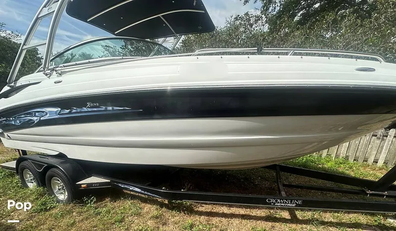 Slide: The Image of Crownline Boats 240 LS 2007 - 15382994