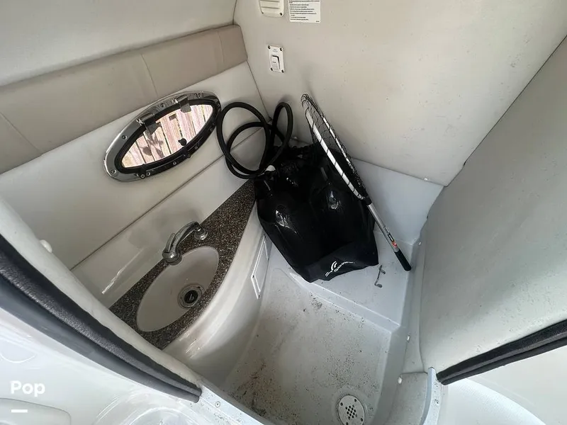 Slide: The Image of Crownline Boats 240 LS 2007 - 15383039