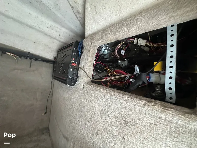 Slide: The Image of Crownline Boats 240 LS 2007 - 15383047