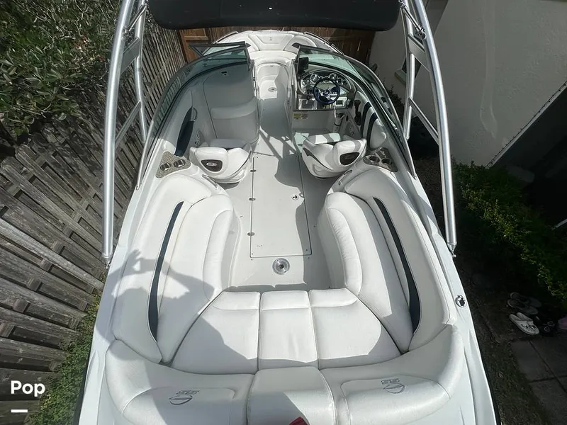Slide: The Image of Crownline Boats 240 LS 2007 - 15383051