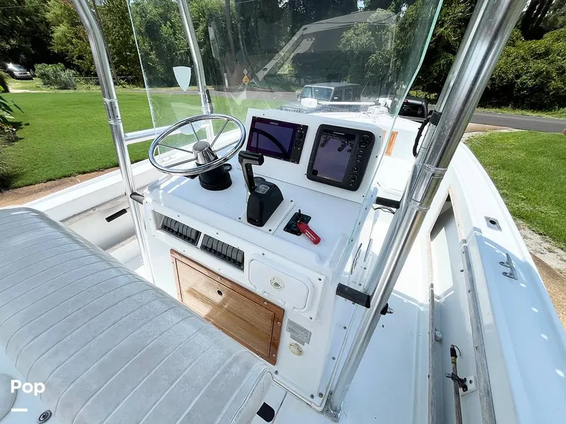 Slide: The Image of Captain's Chair - 15735424