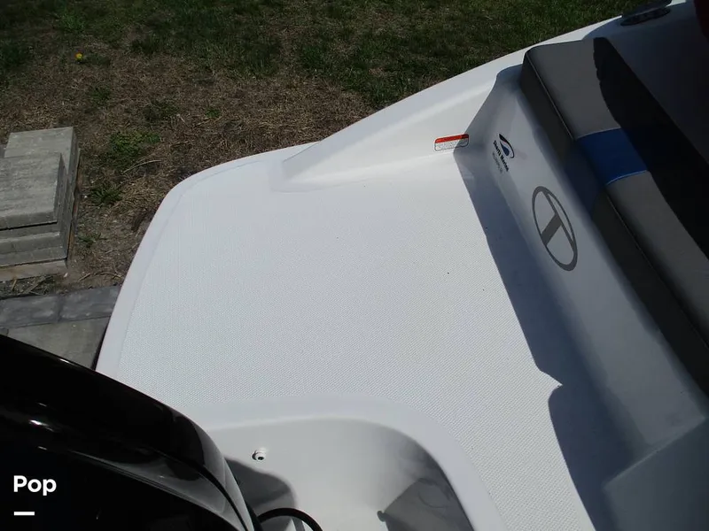 Slide: The Image of Tahoe T 18 2023 - 15368000