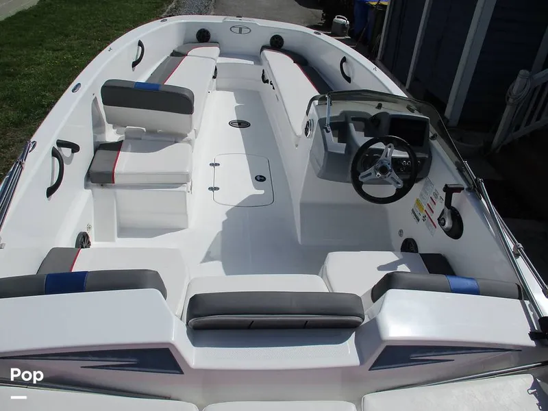 Slide: The Image of Tahoe T 18 2023 - 15368002